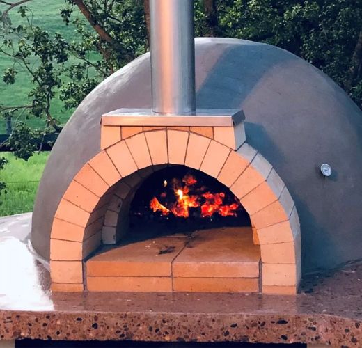 Outdoor wood fired pizza oven