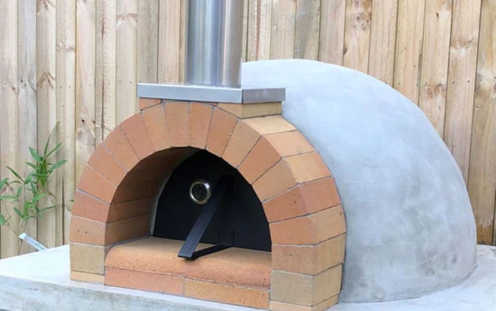 Customized brick wood-fired pizza oven - TWFC
