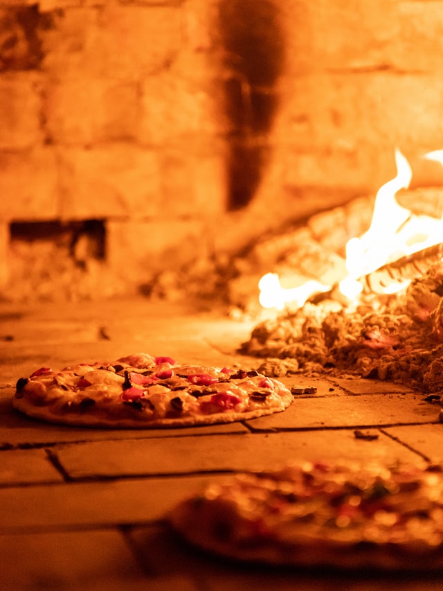 Fire cooking oven pizza - The Woodfired Co