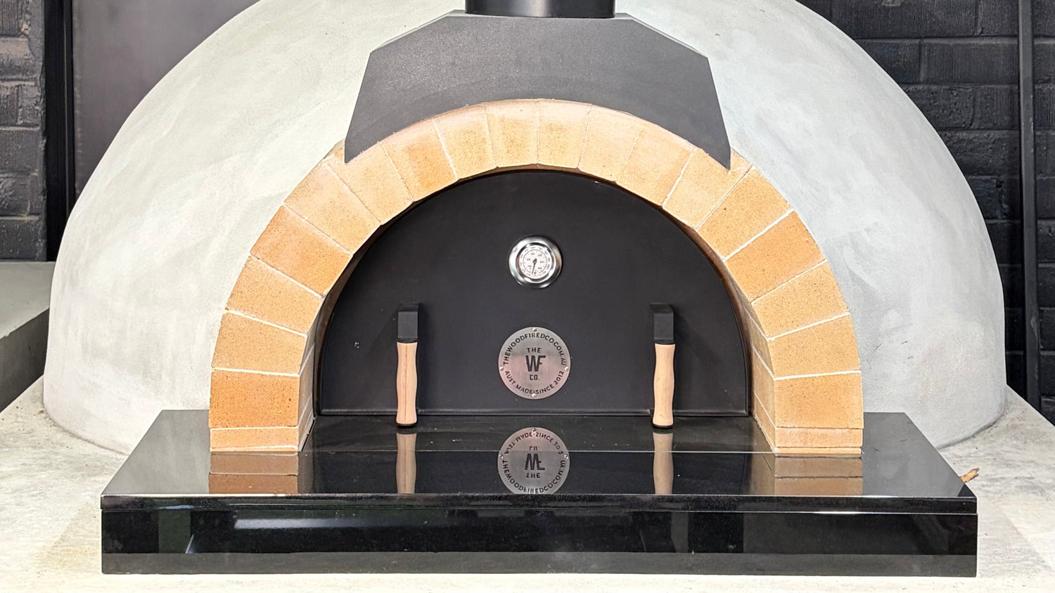 1300_BRICK_OVEN_390466b4-0fda-47b5-b4b6-c57c6e641731.jpg__PID:c084551c-f5e9-49c8-bfd8-1707fcde68ed