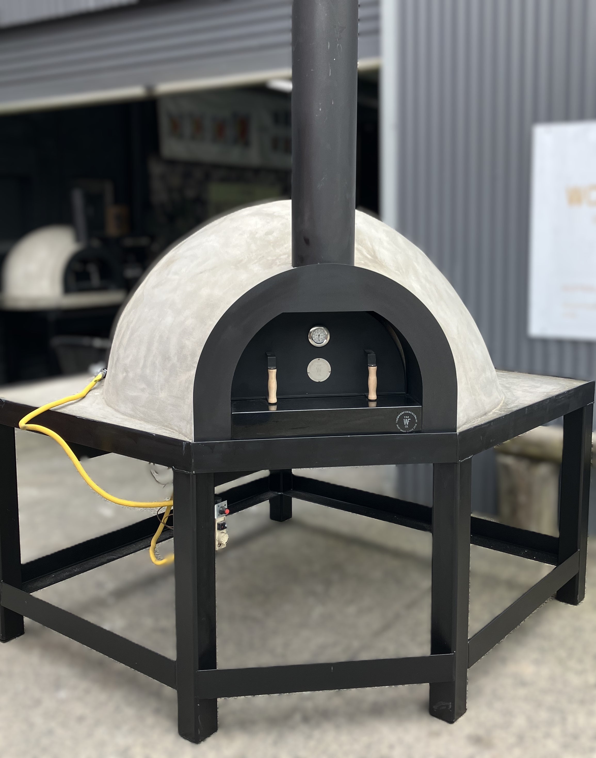 Grande 120cm internal Wood Gas fired oven 9 pizza capacity