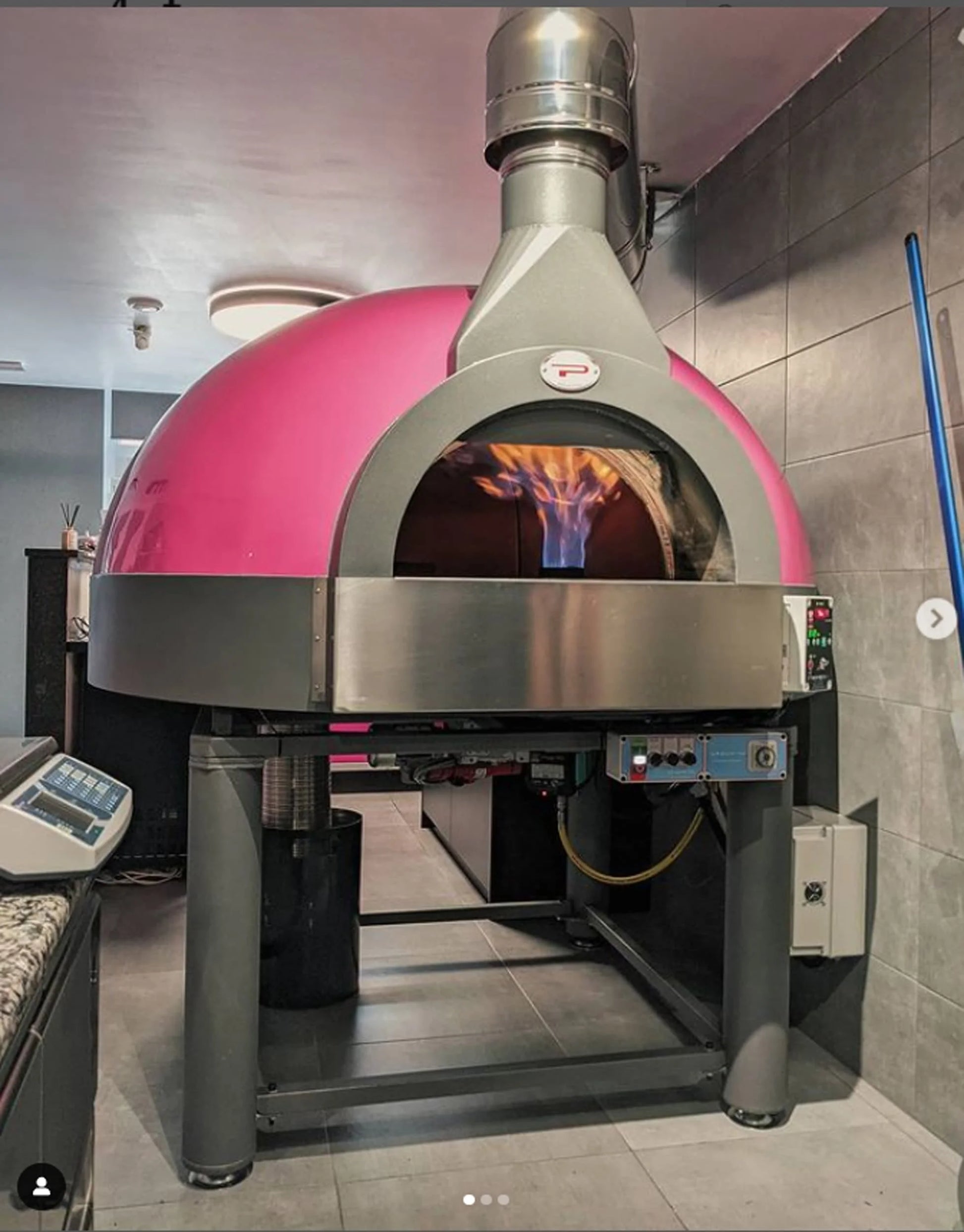 Rotating floor oven- The Woodfired Co